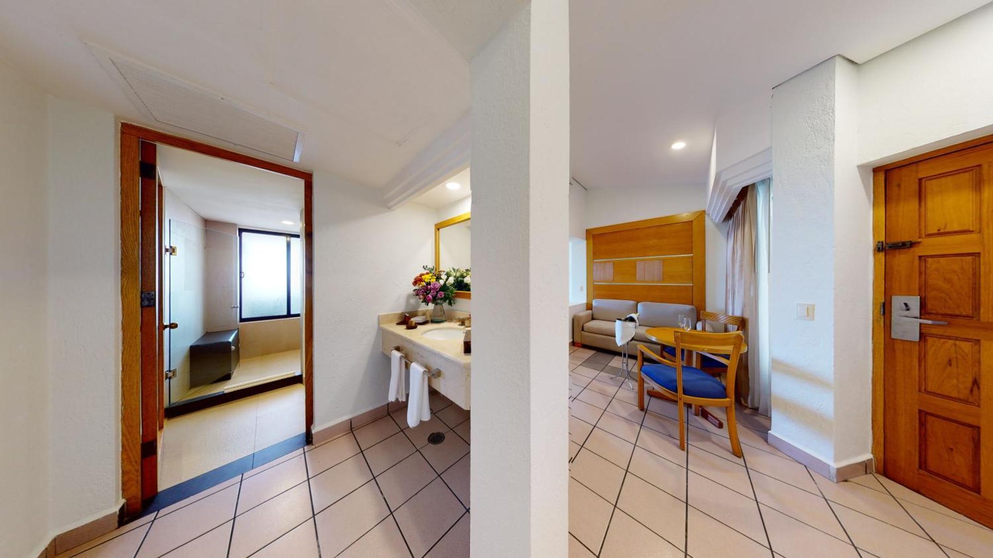 Classic Accessible King Room Terrace Garden View Mobility Access